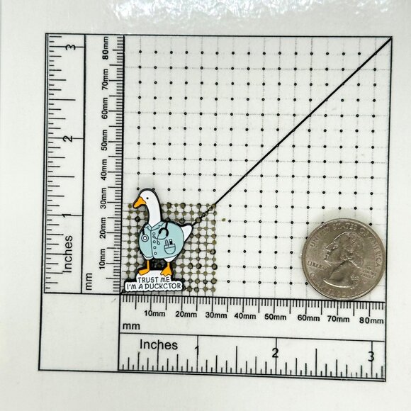 🤩Cartoon Animal Shaped Doctor Duck Pin Brooch Trust Me I'm A Ducktor Medicine🤩 - Picture 6 of 6